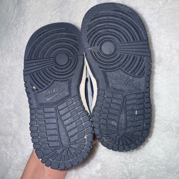 New 5c Nike dunks - Picture 5 of 5